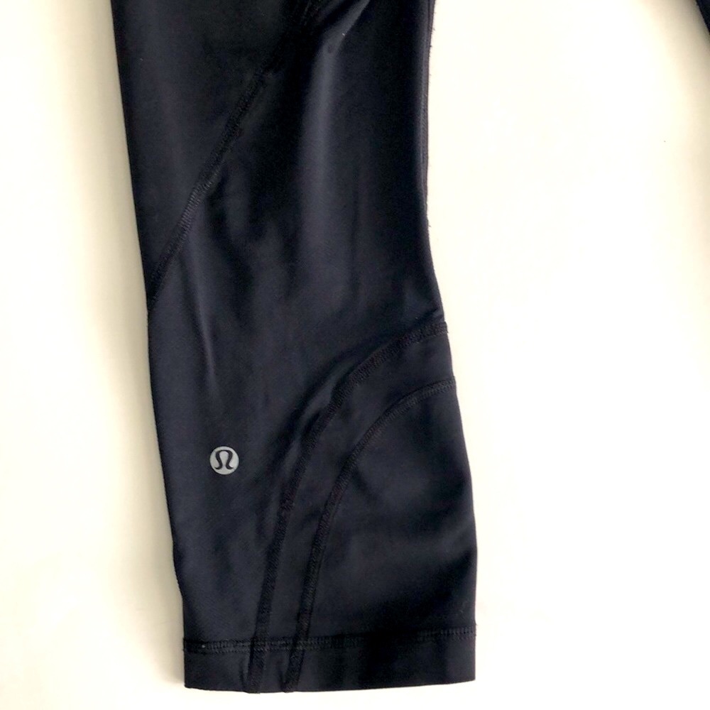Lululemon black capri length leggings